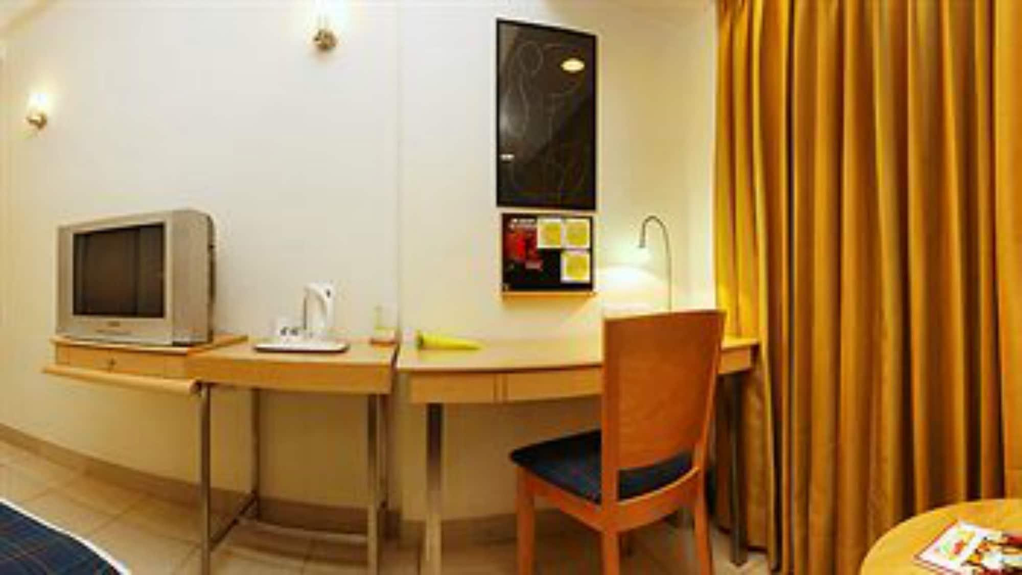 Lemon Tree Hotel, Udyog Vihar, Gurugram Gurgaon Eksteriør billede