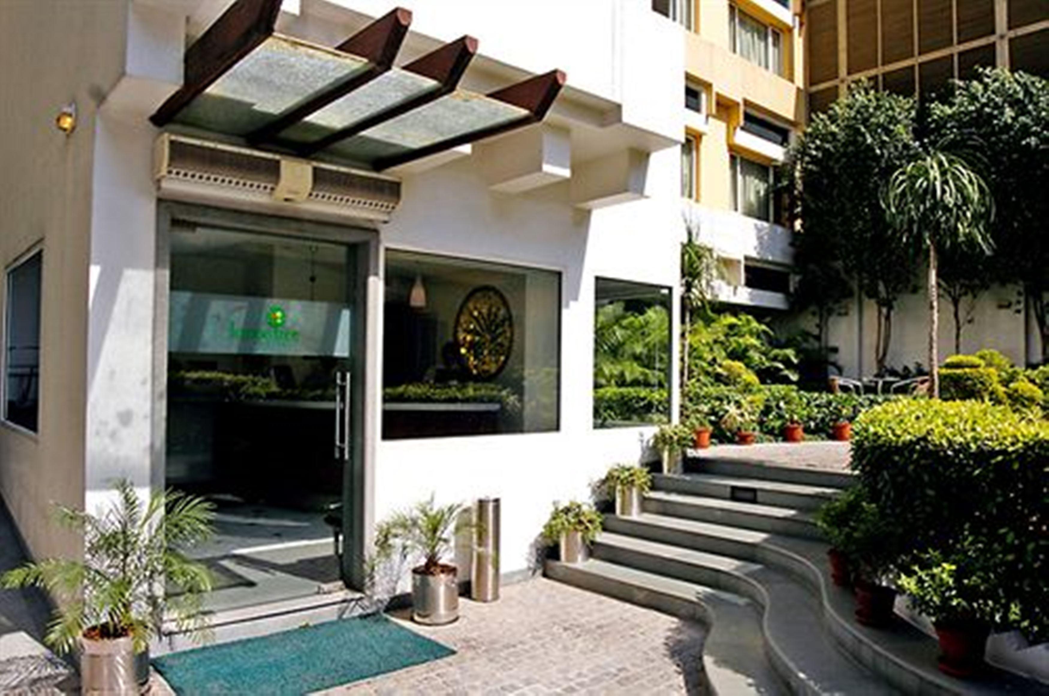 Lemon Tree Hotel, Udyog Vihar, Gurugram Gurgaon Eksteriør billede